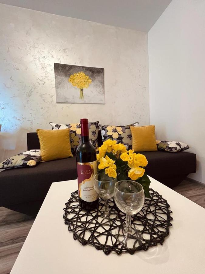 Pomerino Apartmans Buitenkant foto