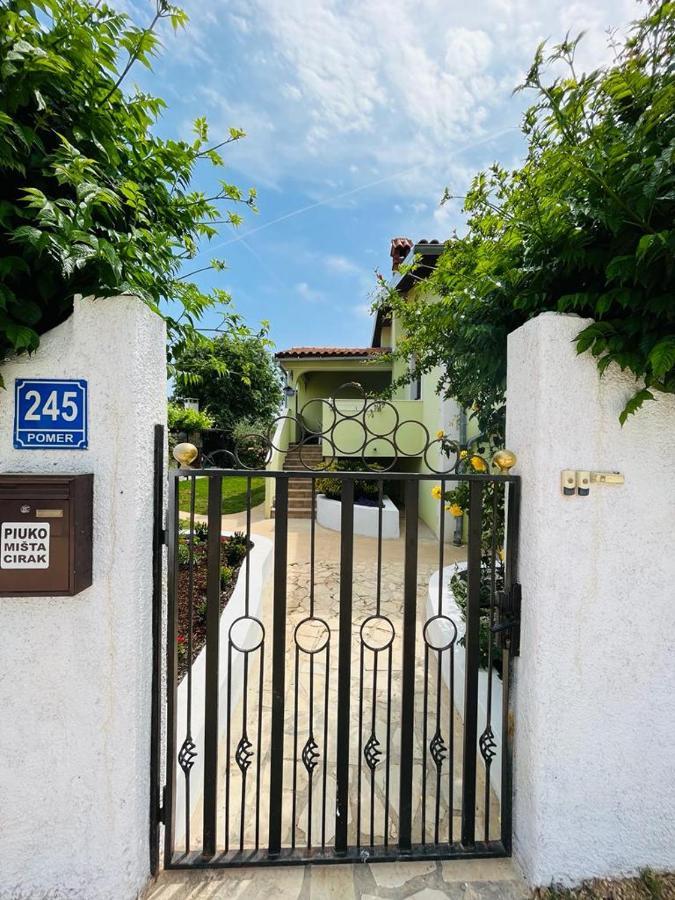 Pomerino Apartmans Buitenkant foto